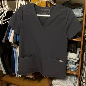 Figs casma 3 pocket scrub top size xs